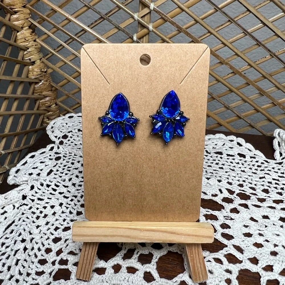 Cute Rhinestone statement earrings - Picture 6 of 7